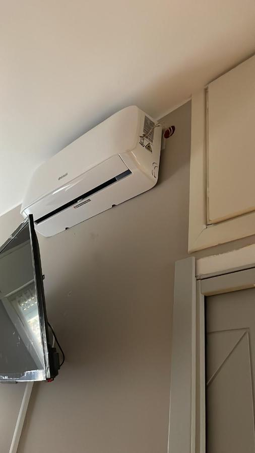 Impeccable Bnb In Milan Next To M1 Metro 10 Mins Away From Duomo Wi-Fi Feel Like Home Eksteriør bilde